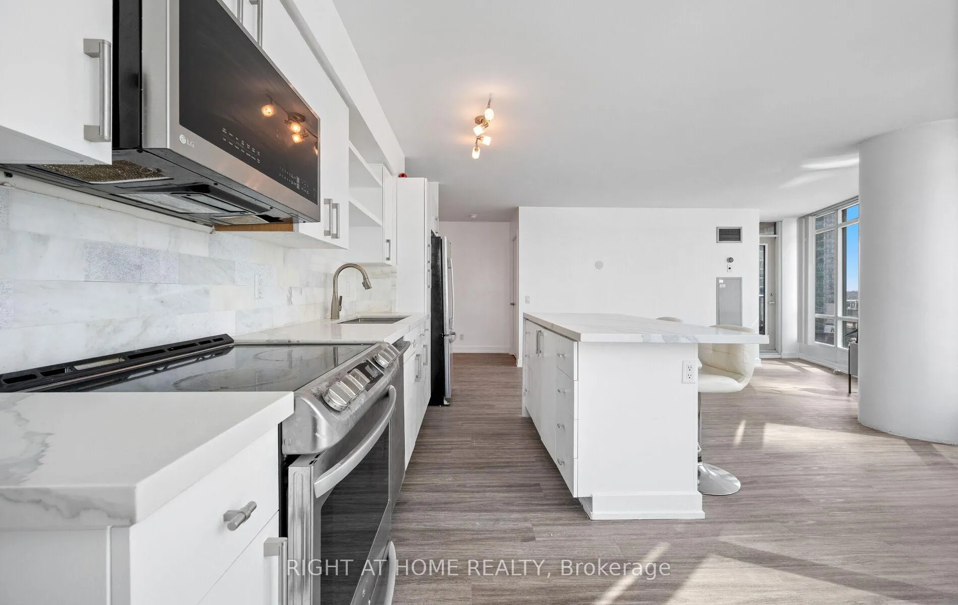 Photo 23 of Unit 803, 373 Front Street W, Toronto, Waterfront Communities — HOMEH