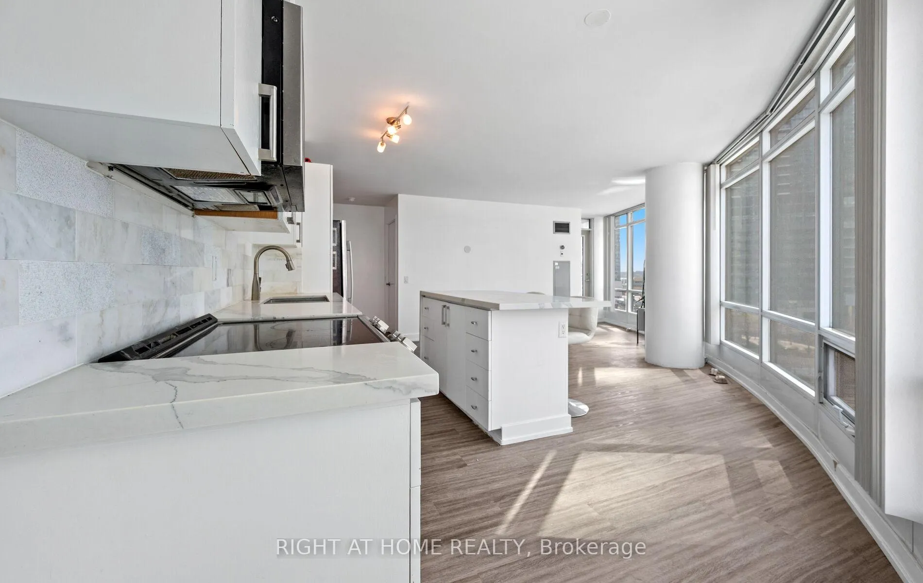 Photo 24 of Unit 803, 373 Front Street W, Toronto, Waterfront Communities — HOMEH