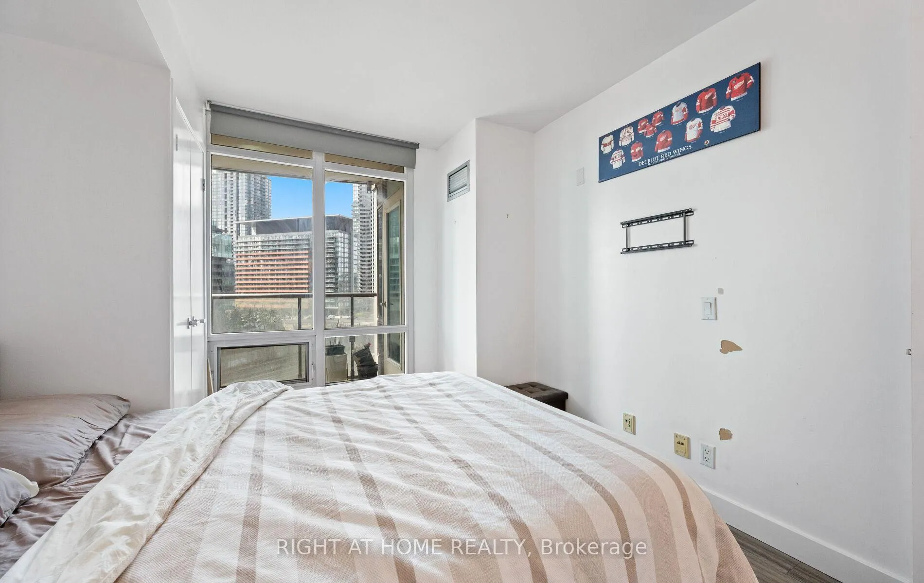 Photo 29 of Unit 803, 373 Front Street W, Toronto, Waterfront Communities — HOMEH