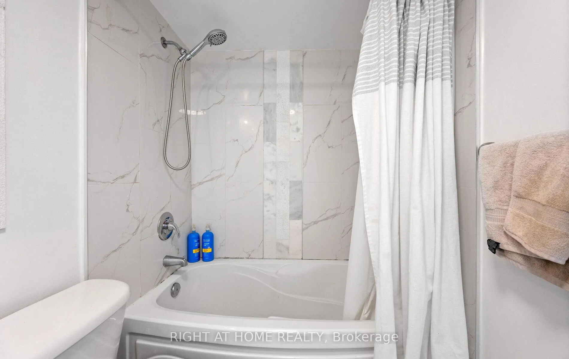 Photo 31 of Unit 803, 373 Front Street W, Toronto, Waterfront Communities — HOMEH