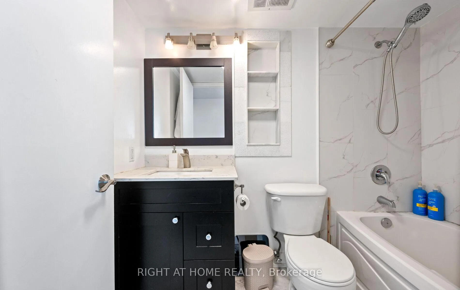 Photo 32 of Unit 803, 373 Front Street W, Toronto, Waterfront Communities — HOMEH