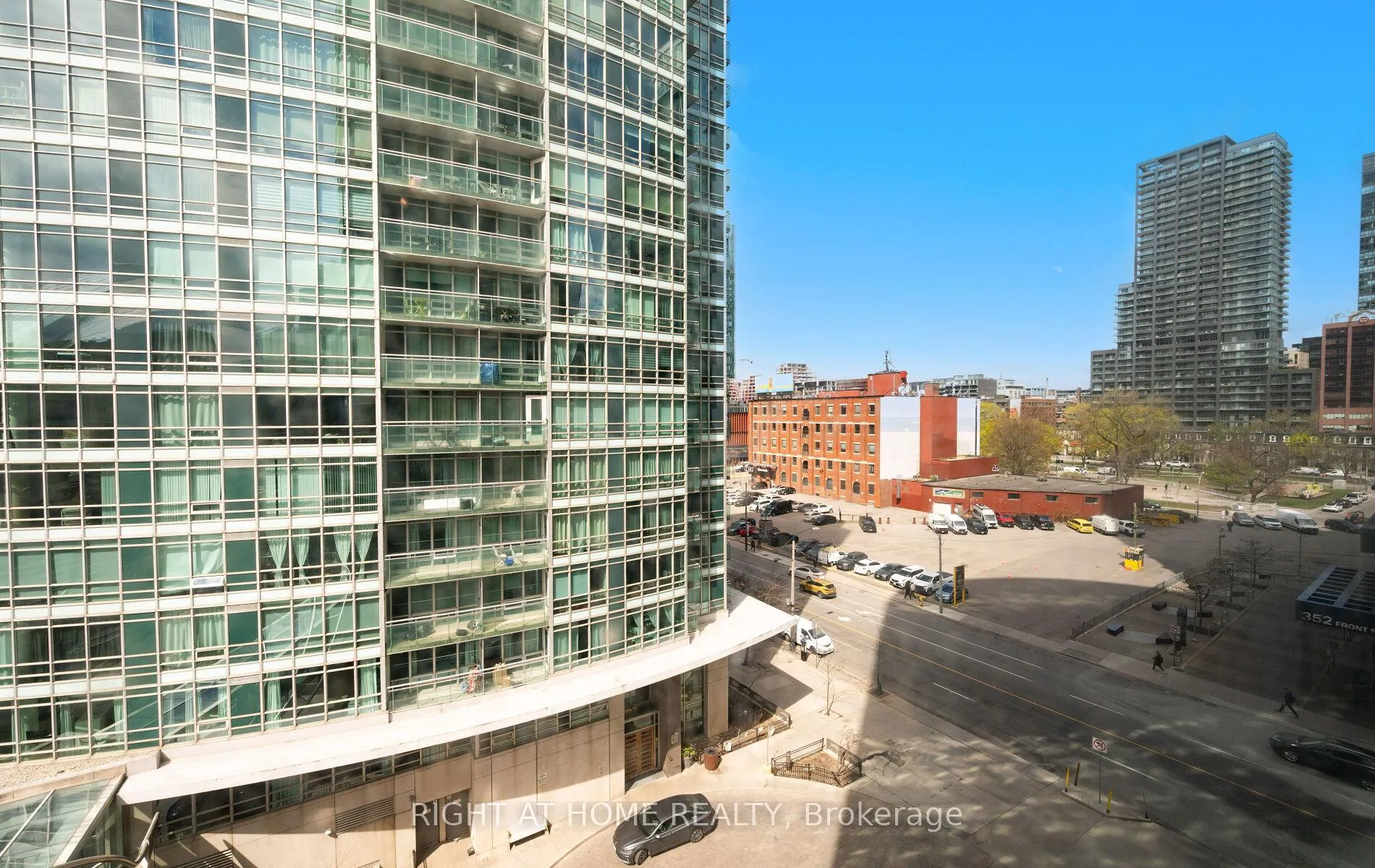 Photo 34 of Unit 803, 373 Front Street W, Toronto, Waterfront Communities — HOMEH