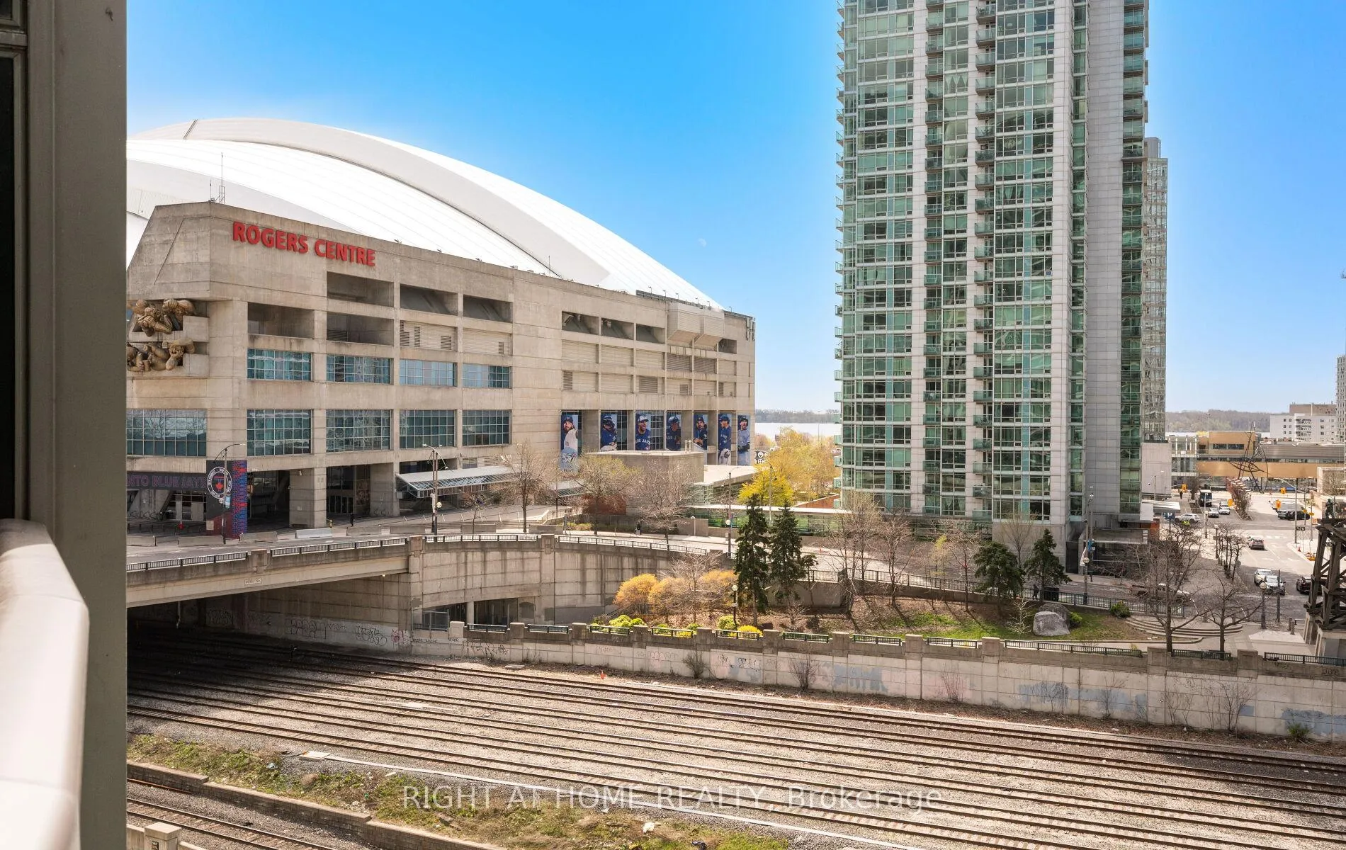 Photo 39 of Unit 803, 373 Front Street W, Toronto, Waterfront Communities — HOMEH