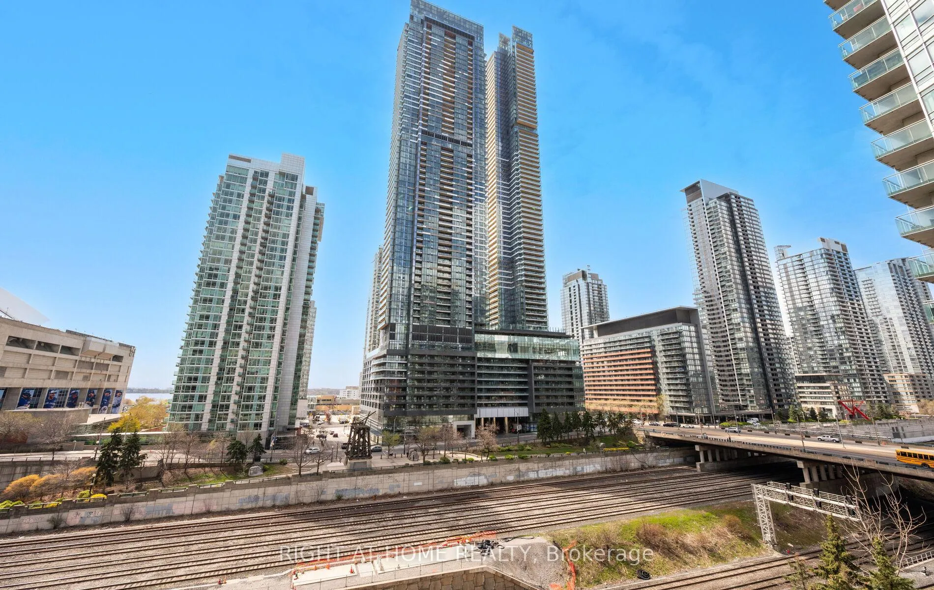 Photo 40 of Unit 803, 373 Front Street W, Toronto, Waterfront Communities — HOMEH