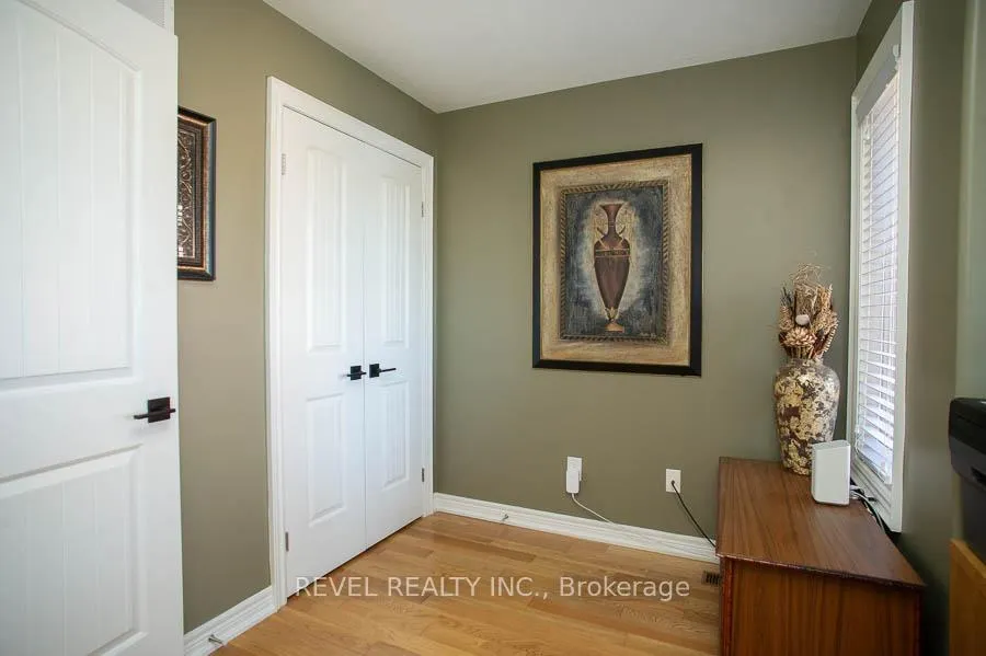 Photo 6 of 9 Davey Court, Haldimand — HOMEH