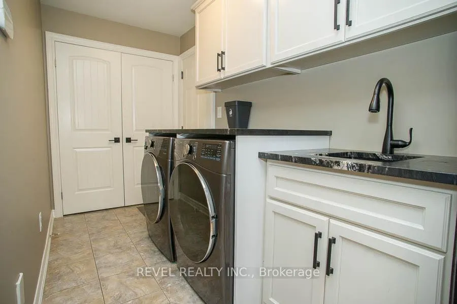 Photo 17 of 9 Davey Court, Haldimand — HOMEH