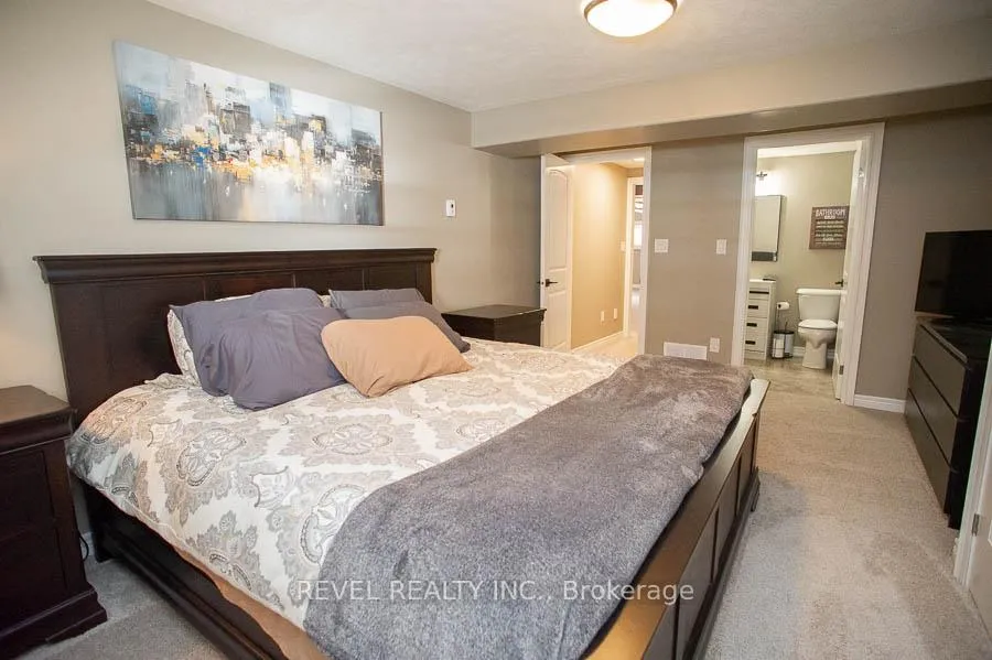 Photo 30 of 9 Davey Court, Haldimand — HOMEH