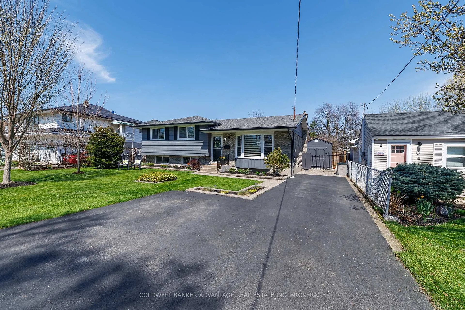 Photo 2 of 3 Northglen Avenue, St. Catharines, Port Weller — HOMEH