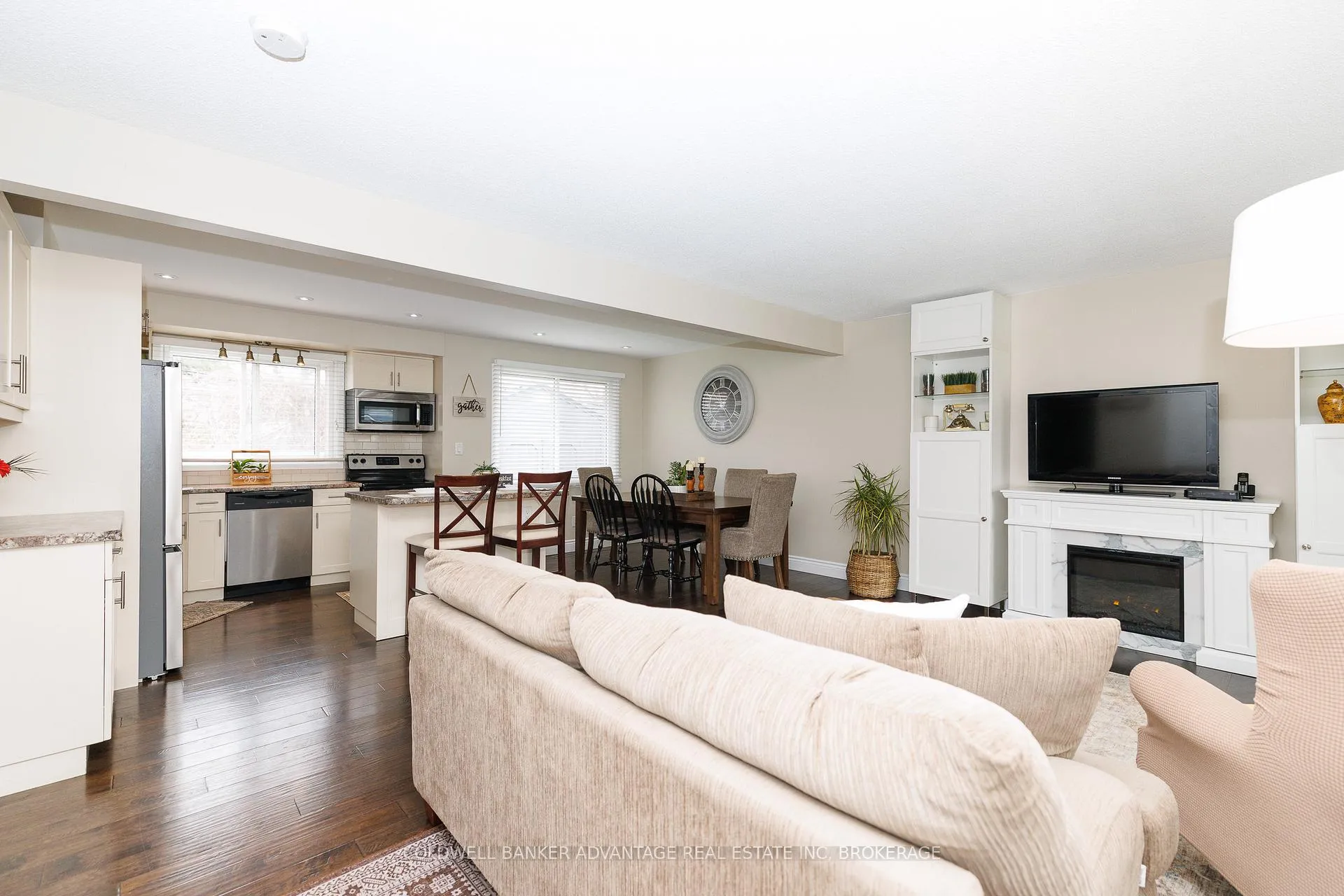 Photo 4 of 3 Northglen Avenue, St. Catharines, Port Weller — HOMEH