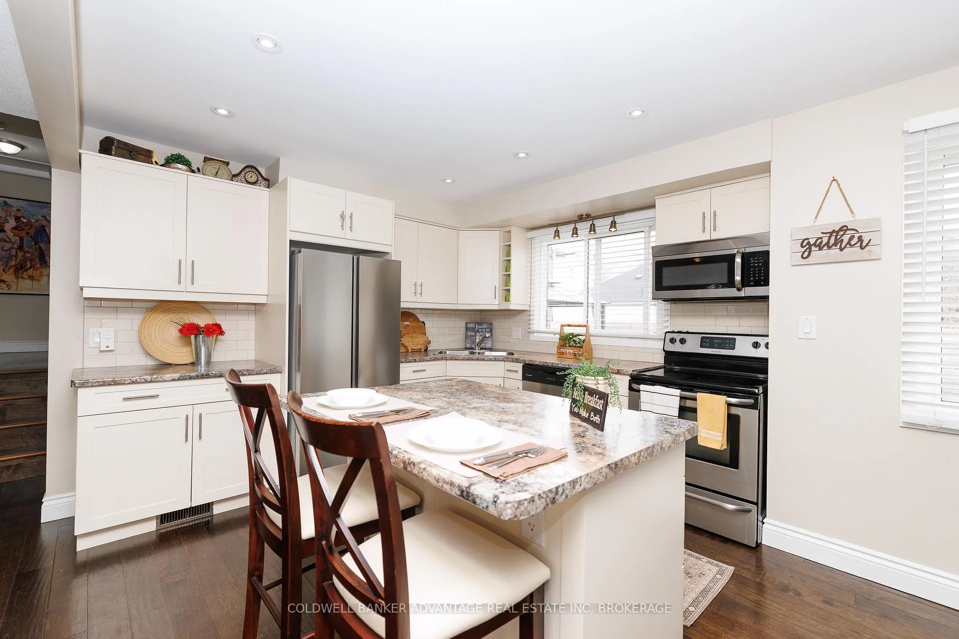 Photo 10 of 3 Northglen Avenue, St. Catharines, Port Weller — HOMEH
