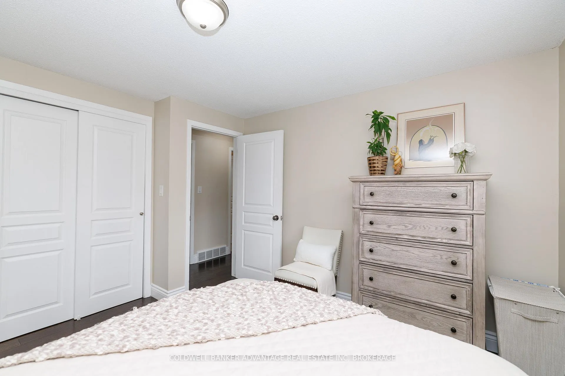Photo 14 of 3 Northglen Avenue, St. Catharines, Port Weller — HOMEH
