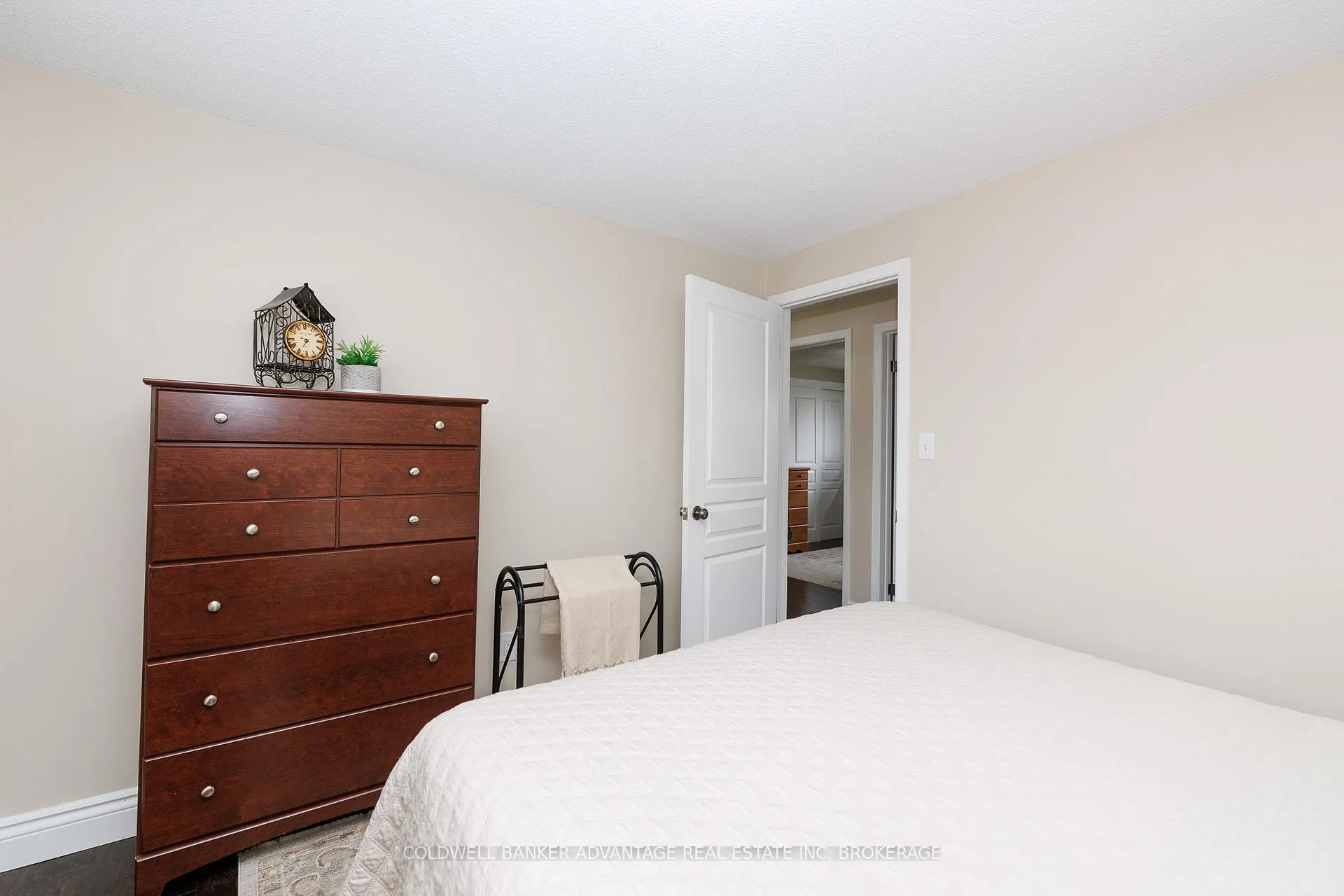 Photo 17 of 3 Northglen Avenue, St. Catharines, Port Weller — HOMEH