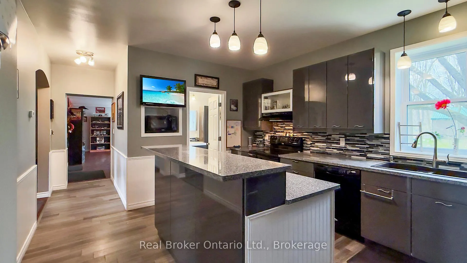 Photo 13 of 485 Chepstow Road, Brockton — HOMEH