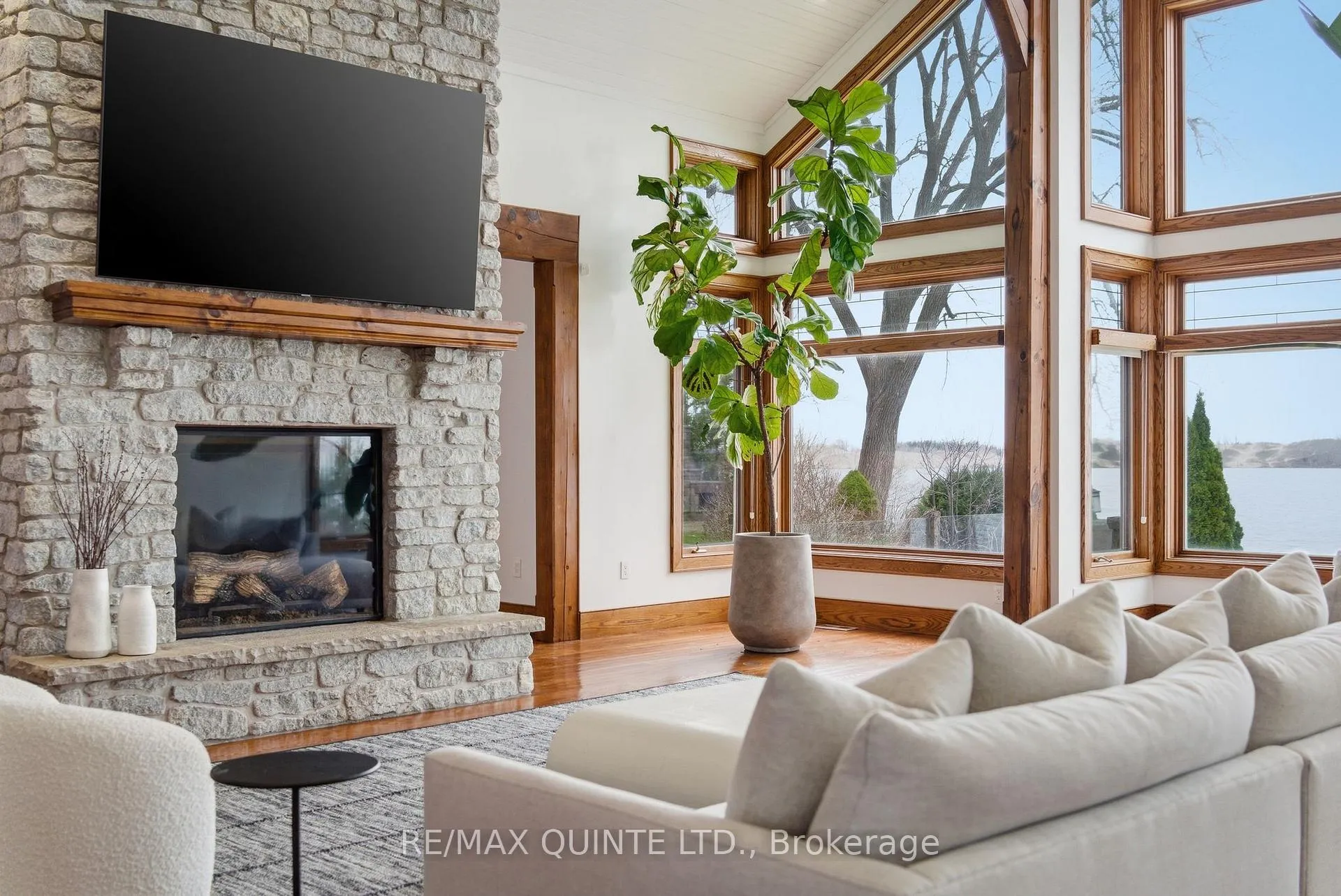 Photo 5 of 18 Loop Lane, Prince Edward County, Hallowell Ward — HOMEH