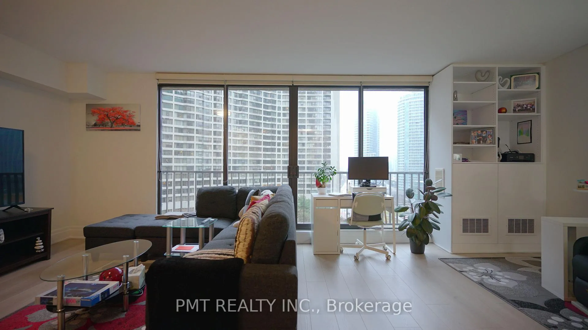 Photo 4 of Unit 1430, 33 Harbour Square, Toronto, Waterfront Communities — HOMEH