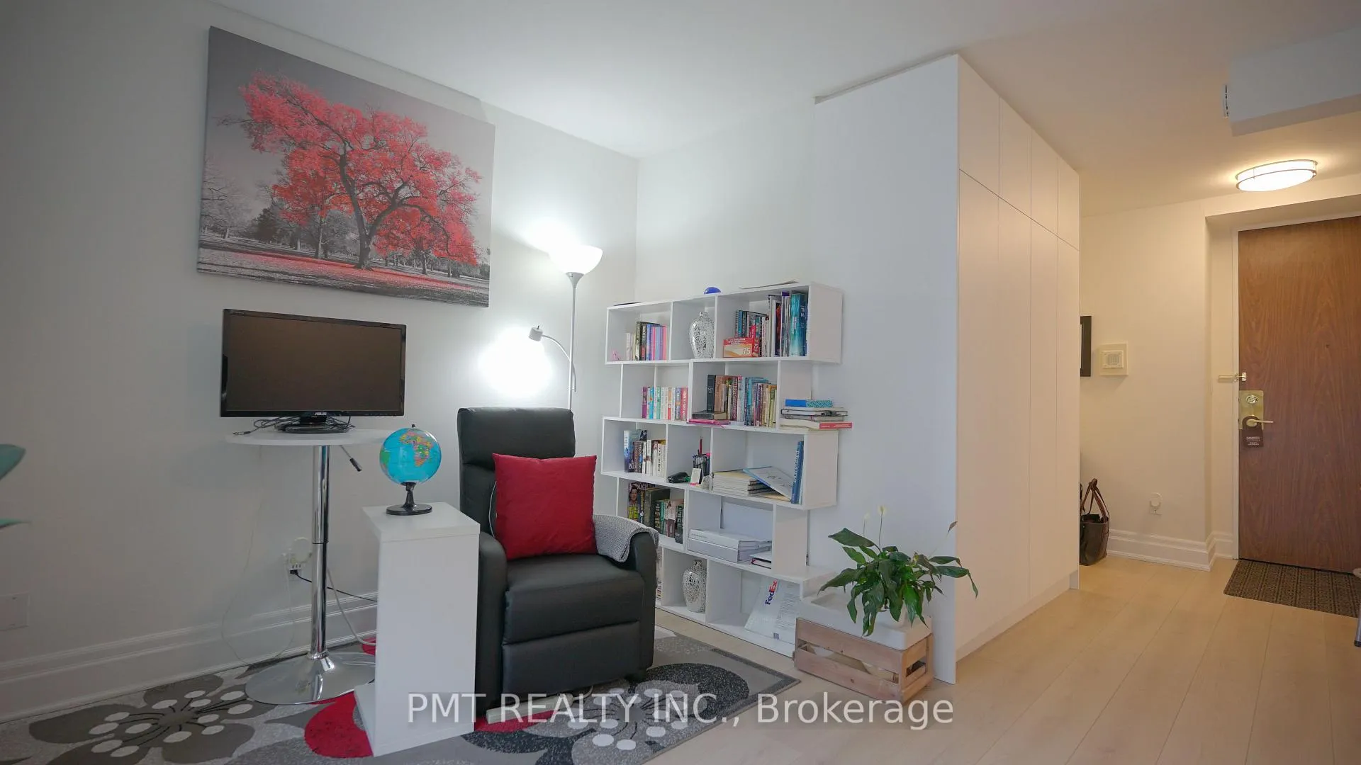 Photo 6 of Unit 1430, 33 Harbour Square, Toronto, Waterfront Communities — HOMEH