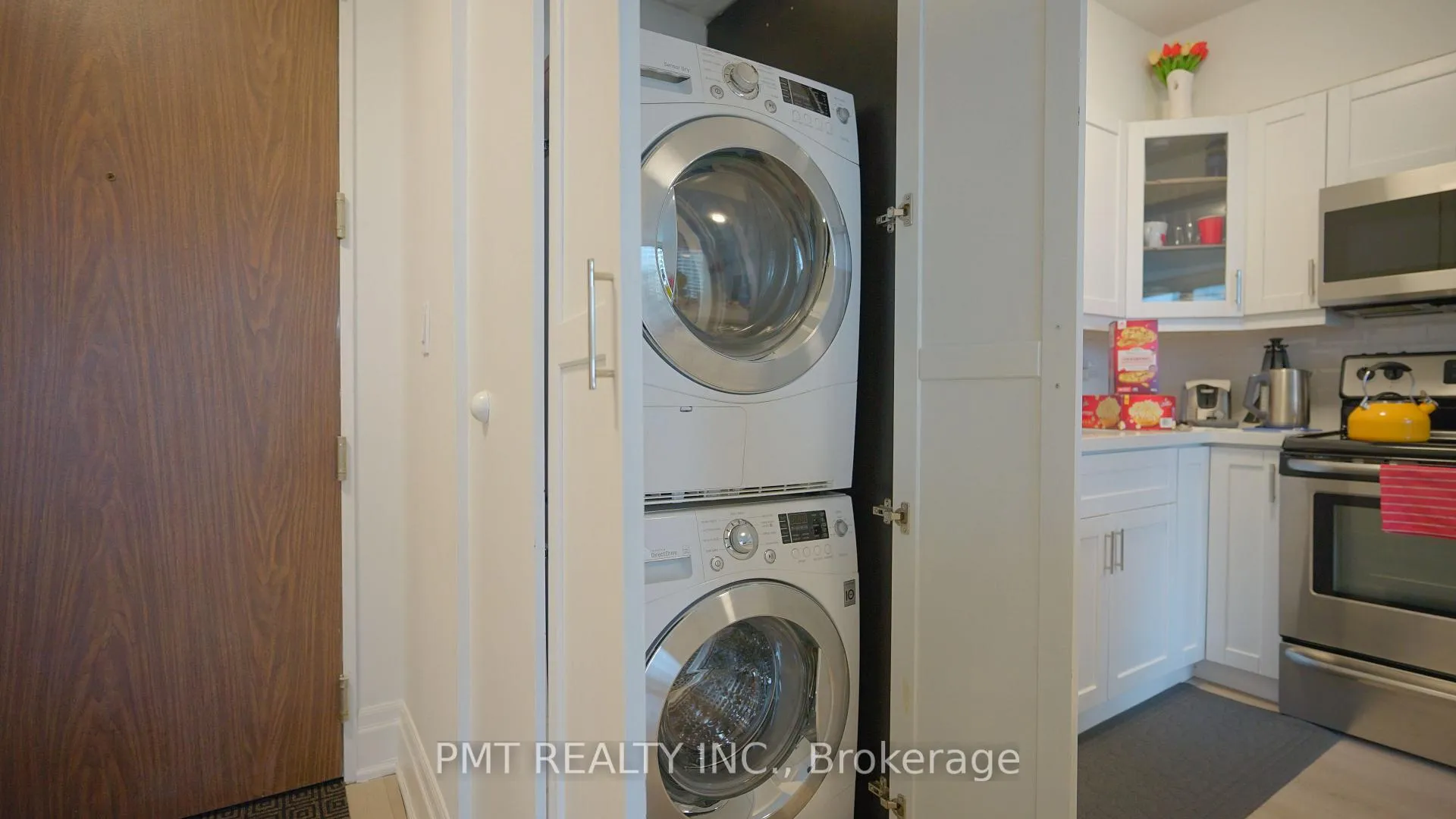 Photo 17 of Unit 1430, 33 Harbour Square, Toronto, Waterfront Communities — HOMEH