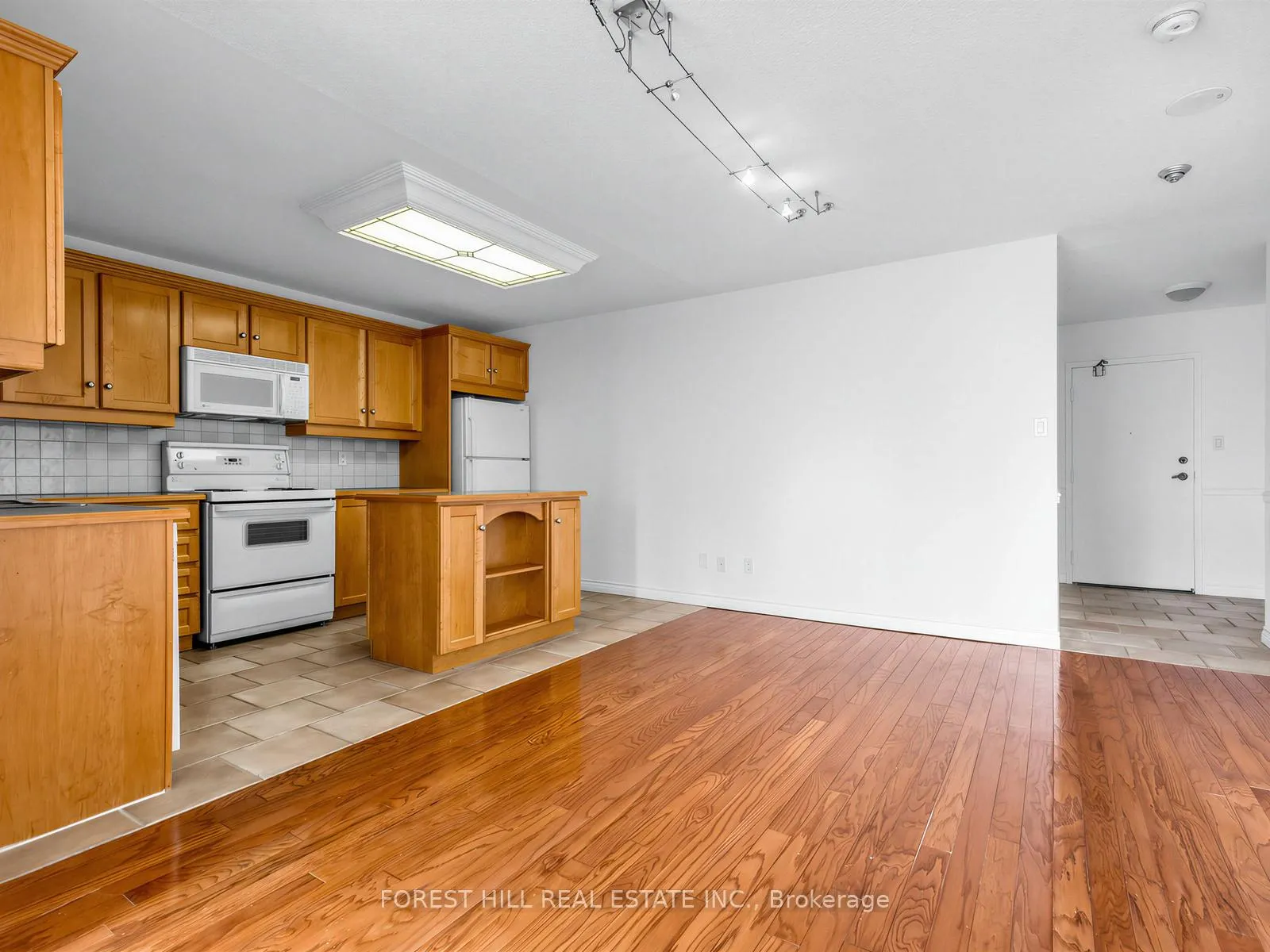 Photo 3 of Unit 2313, 633 Bay Street, Toronto, Bay Street Corridor — HOMEH