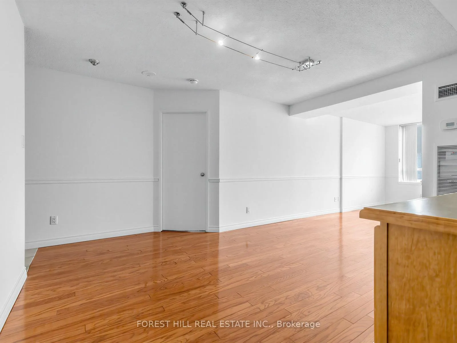 Photo 6 of Unit 2313, 633 Bay Street, Toronto, Bay Street Corridor — HOMEH