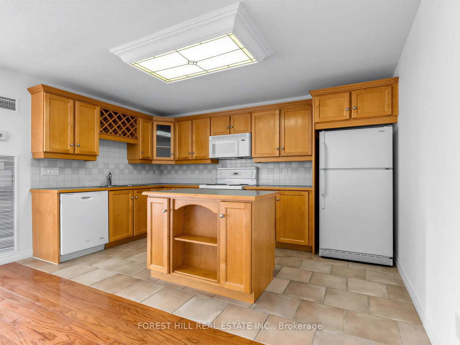 Photo 7 of Unit 2313, 633 Bay Street, Toronto, Bay Street Corridor — HOMEH
