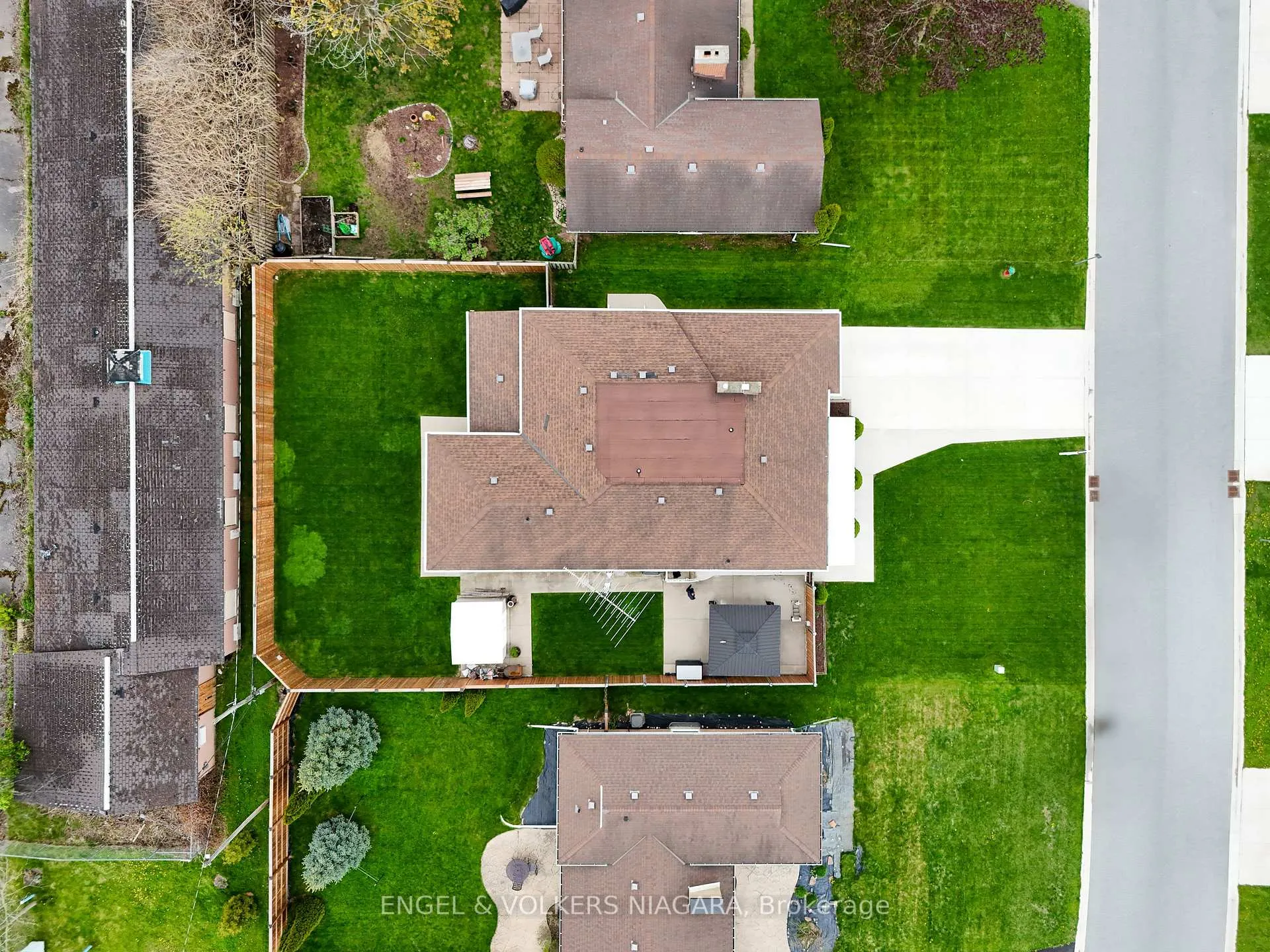 Photo 4 of 3560 Rapidsview Drive, Niagara Falls, Chippawa — HOMEH