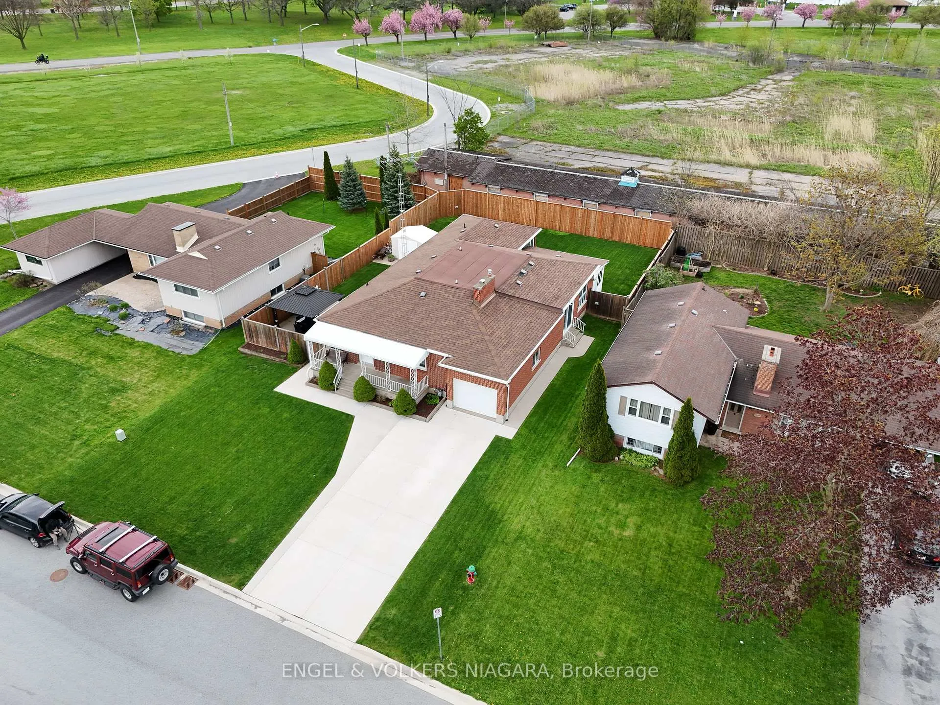 Photo 5 of 3560 Rapidsview Drive, Niagara Falls, Chippawa — HOMEH