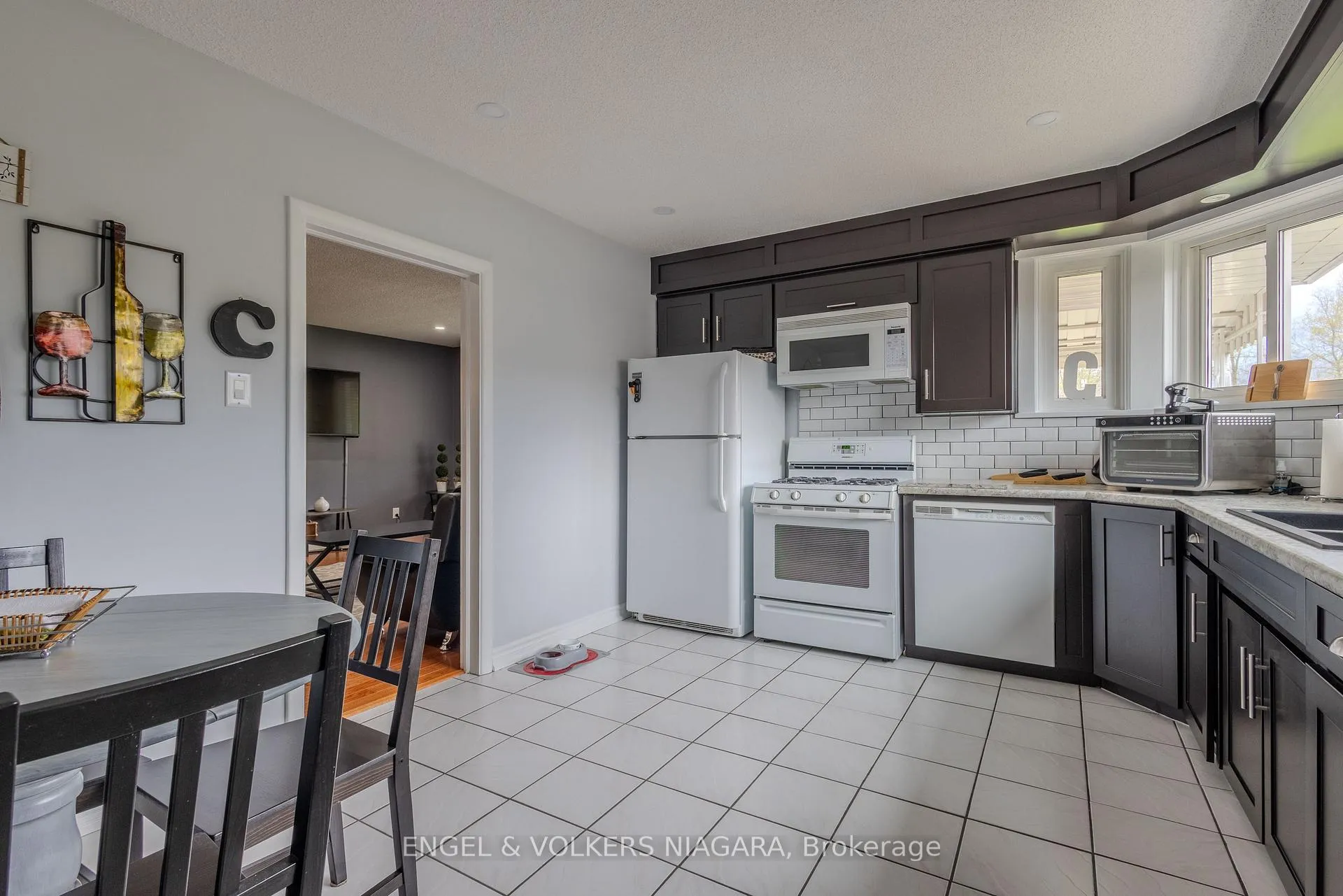 Photo 18 of 3560 Rapidsview Drive, Niagara Falls, Chippawa — HOMEH