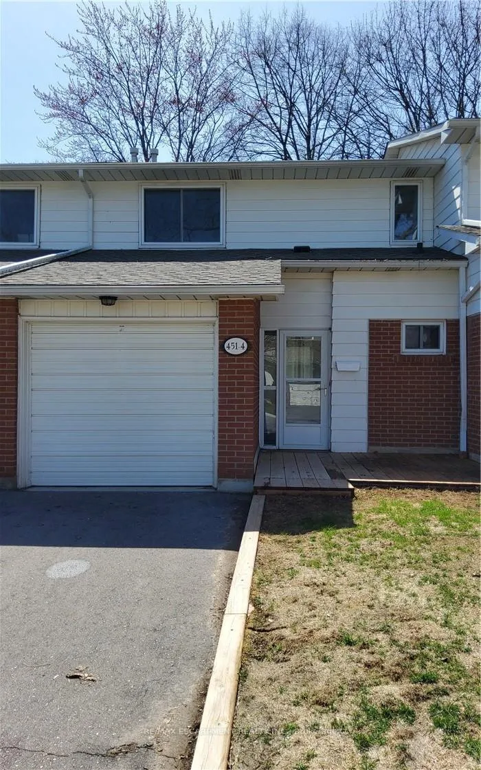 Photo 1 of Unit 4, 451 Woodview Road, Burlington, Roseland — HOMEH