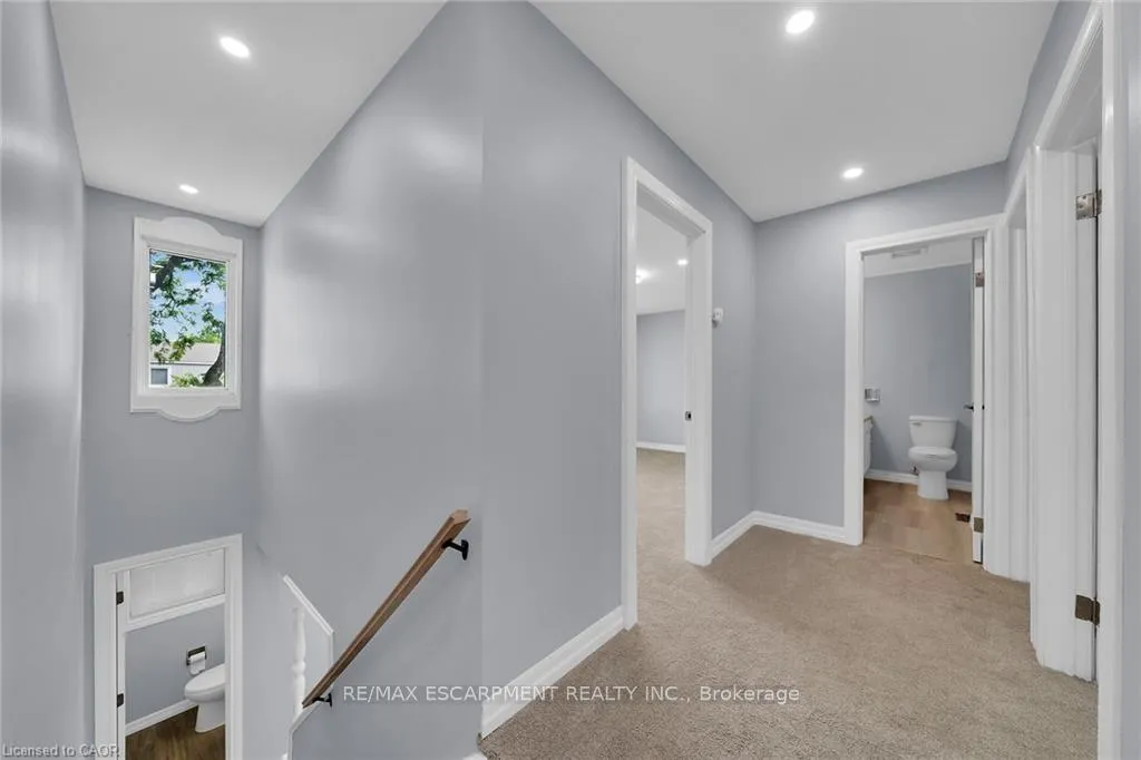 Photo 15 of Unit 4, 451 Woodview Road, Burlington, Roseland — HOMEH