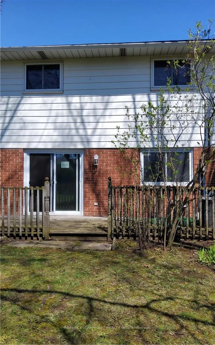 Photo 25 of Unit 4, 451 Woodview Road, Burlington, Roseland — HOMEH