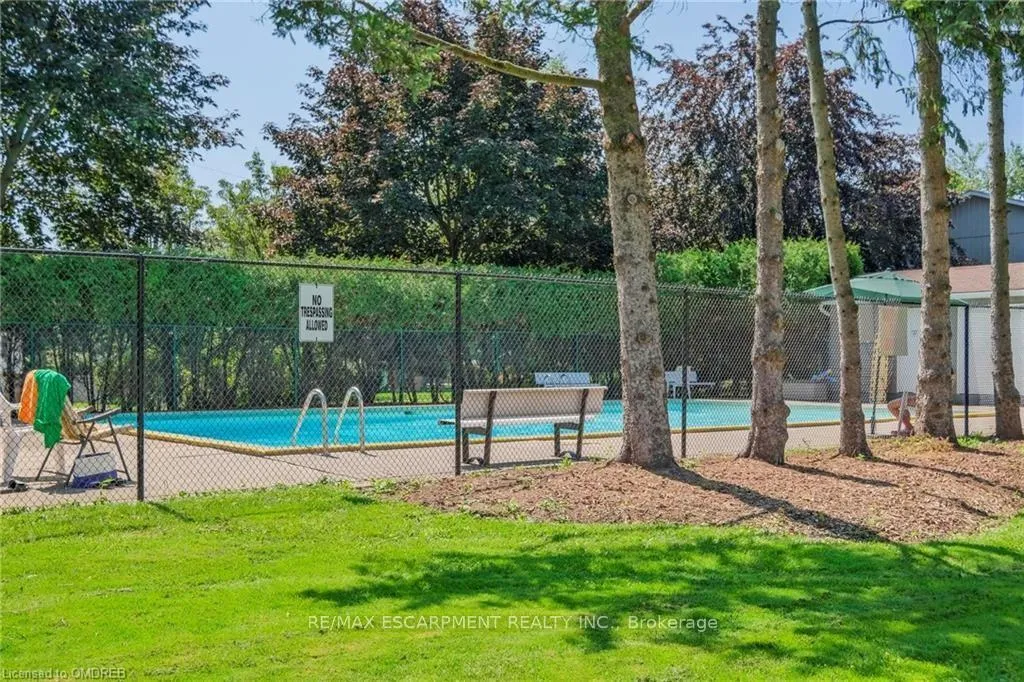 Photo 27 of Unit 4, 451 Woodview Road, Burlington, Roseland — HOMEH