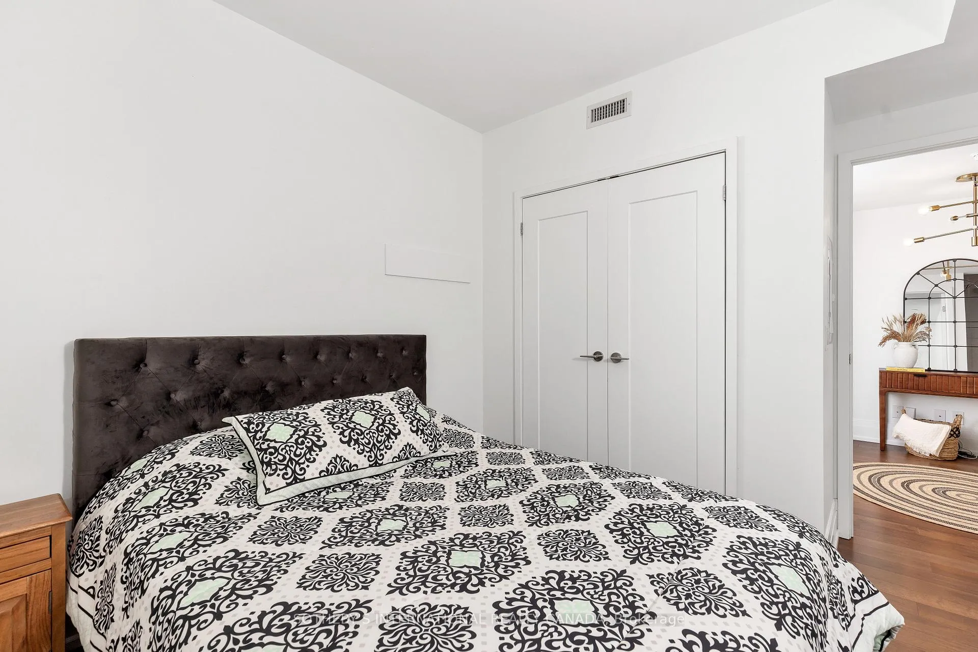 Photo 11 of Unit 414, 25 Malcolm Road, Toronto, Leaside — HOMEH