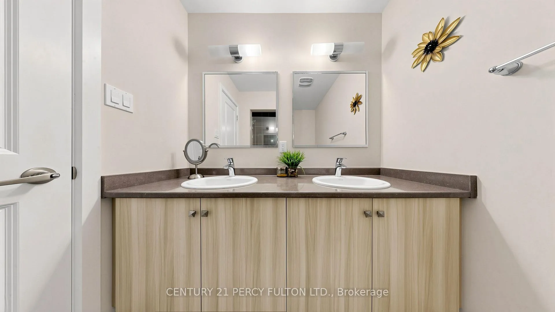 Photo 19 of 71 Donald Fleming Way, Whitby, Pringle Creek — HOMEH