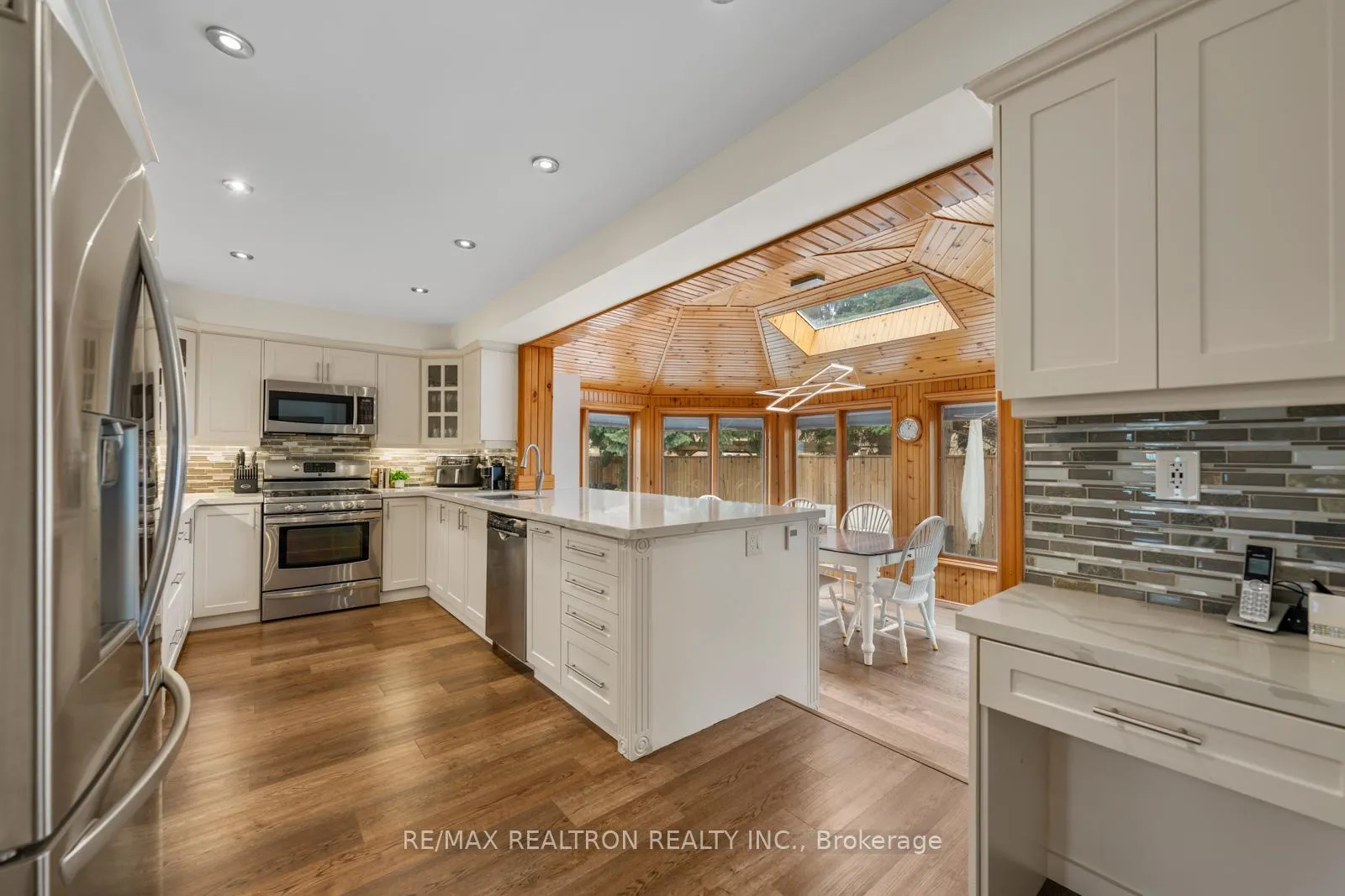 Photo 7 of 9 Whittington Court, Markham, Thornlea — HOMEH