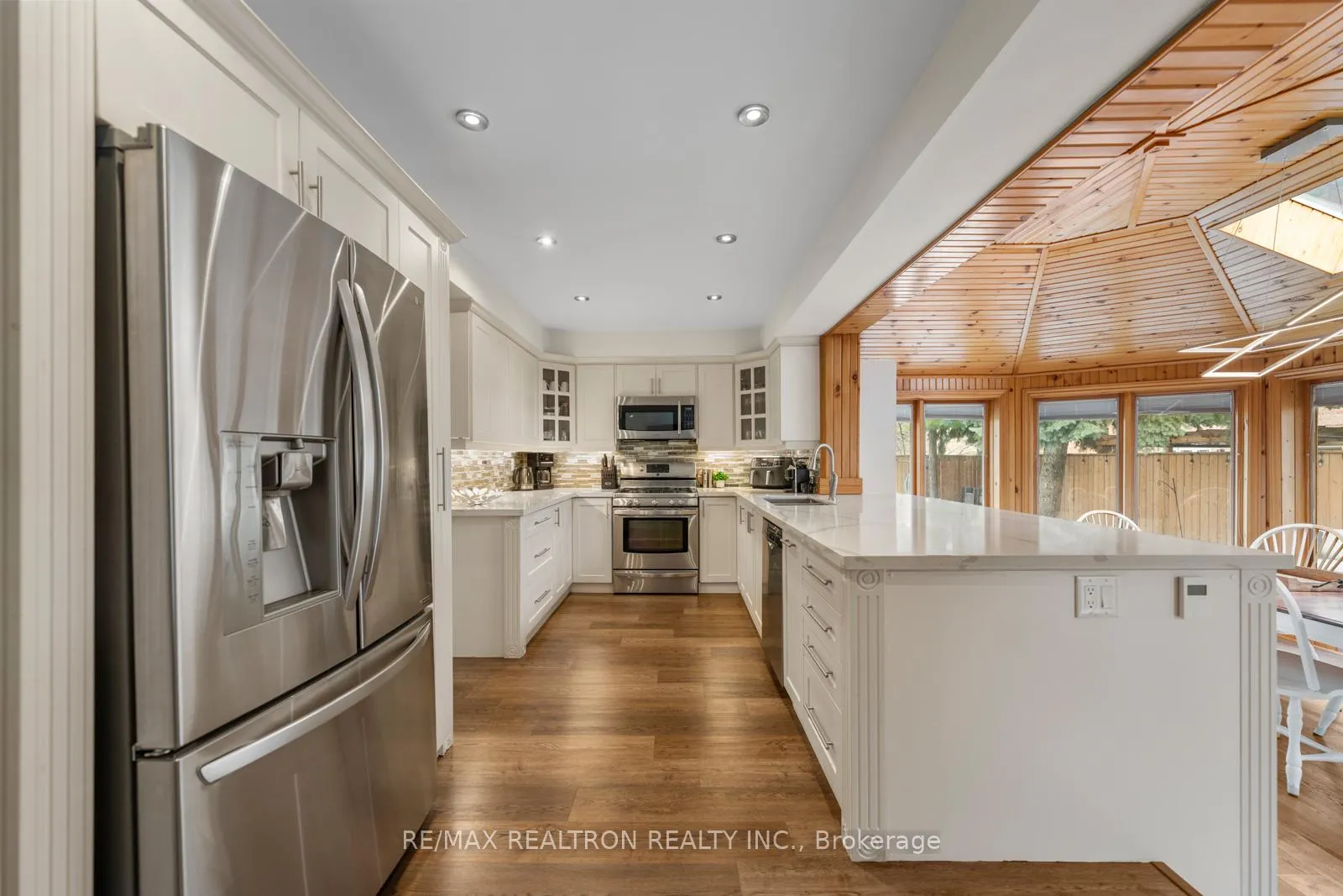 Photo 8 of 9 Whittington Court, Markham, Thornlea — HOMEH