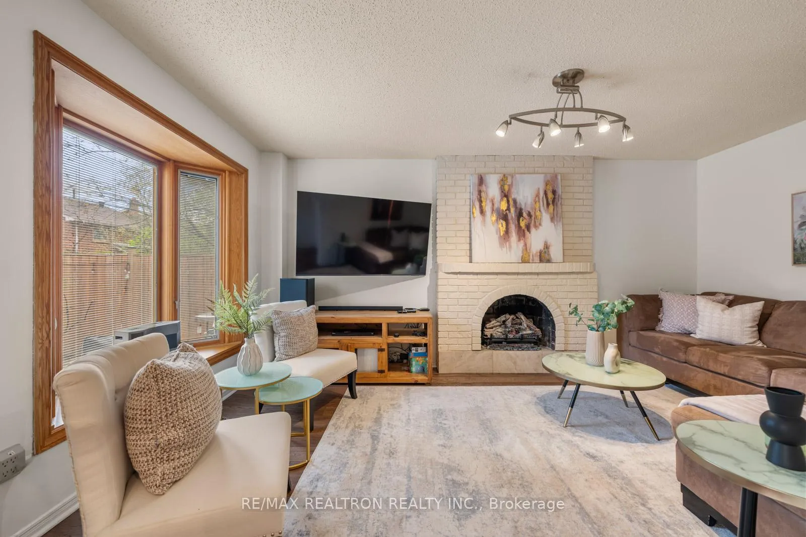 Photo 11 of 9 Whittington Court, Markham, Thornlea — HOMEH