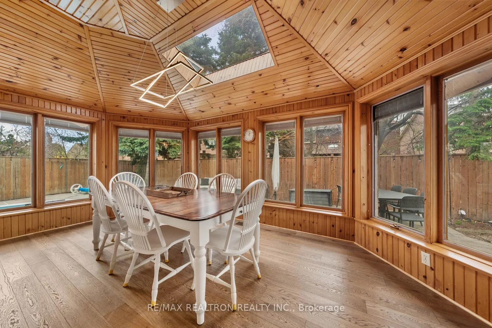 Photo 13 of 9 Whittington Court, Markham, Thornlea — HOMEH