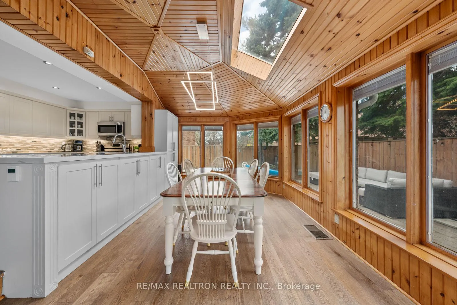 Photo 14 of 9 Whittington Court, Markham, Thornlea — HOMEH