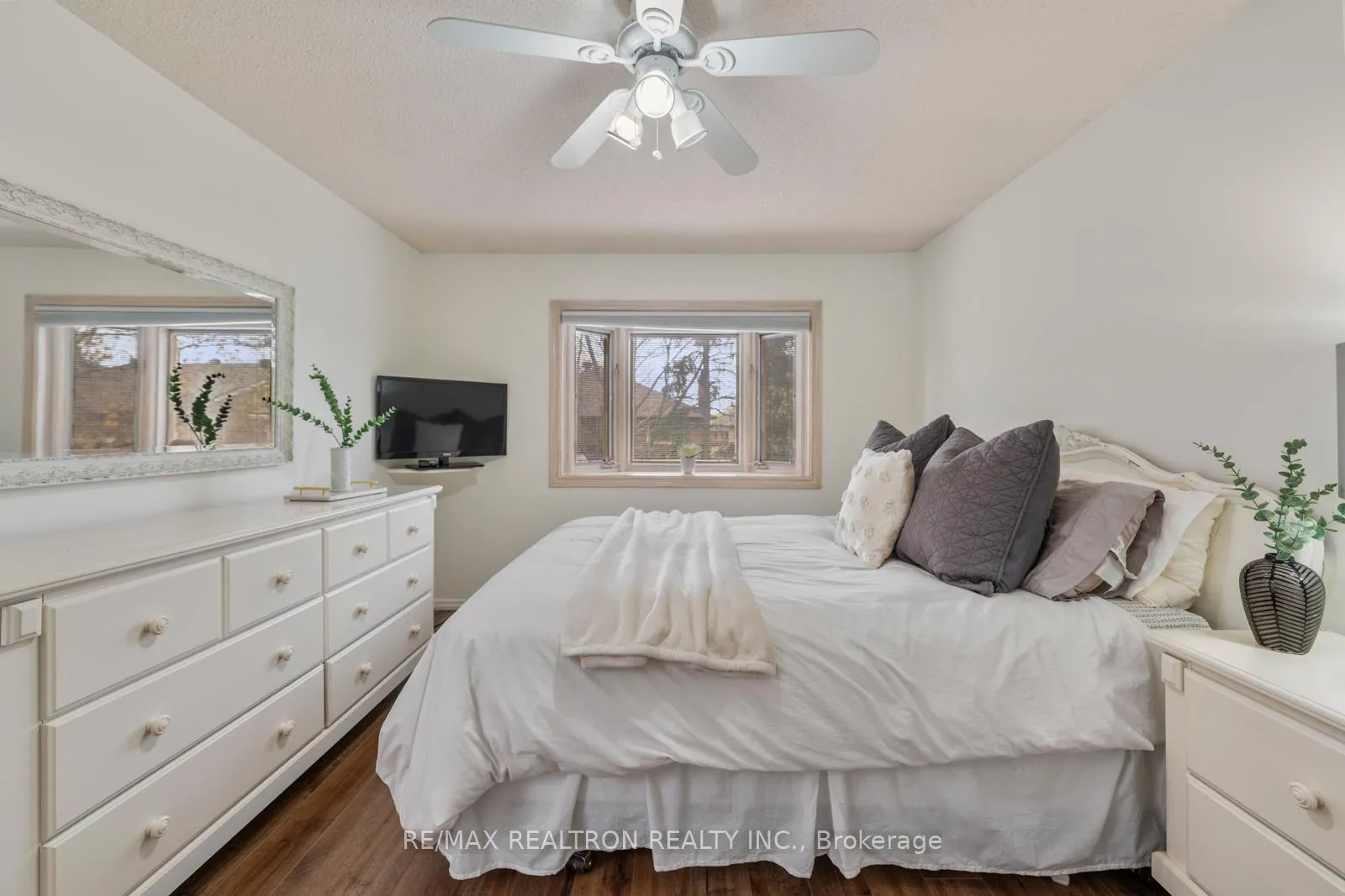 Photo 21 of 9 Whittington Court, Markham, Thornlea — HOMEH