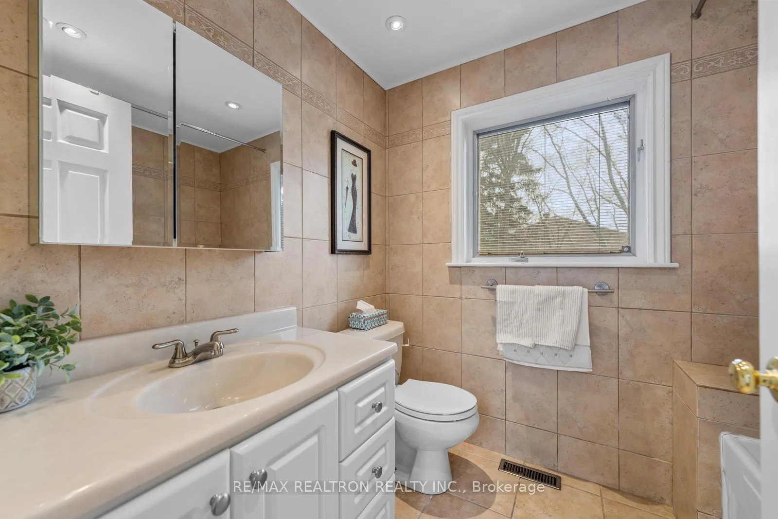 Photo 23 of 9 Whittington Court, Markham, Thornlea — HOMEH