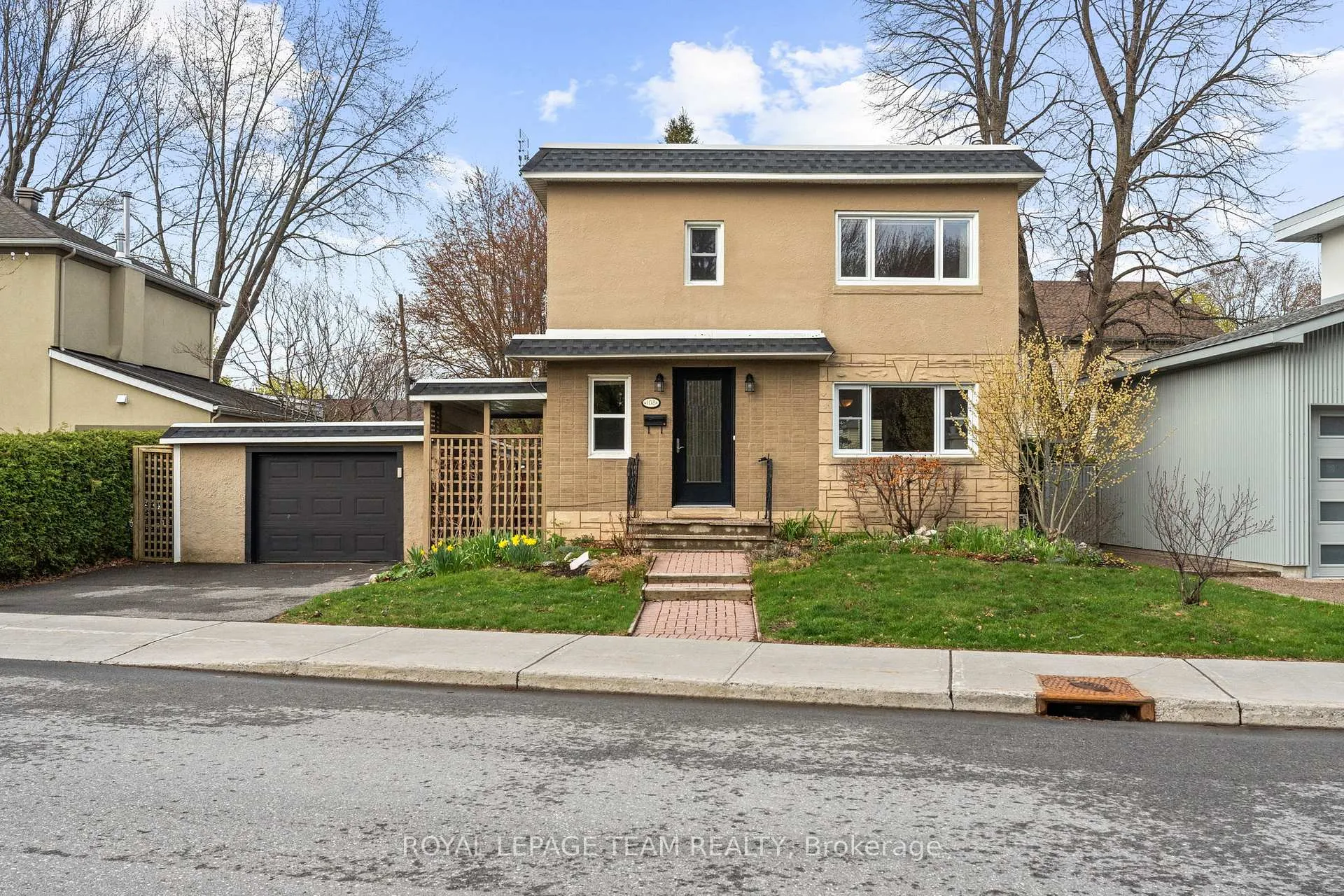 Photo 2 of 108 Onslow Crescent, Ottawa, Ottawa East — HOMEH