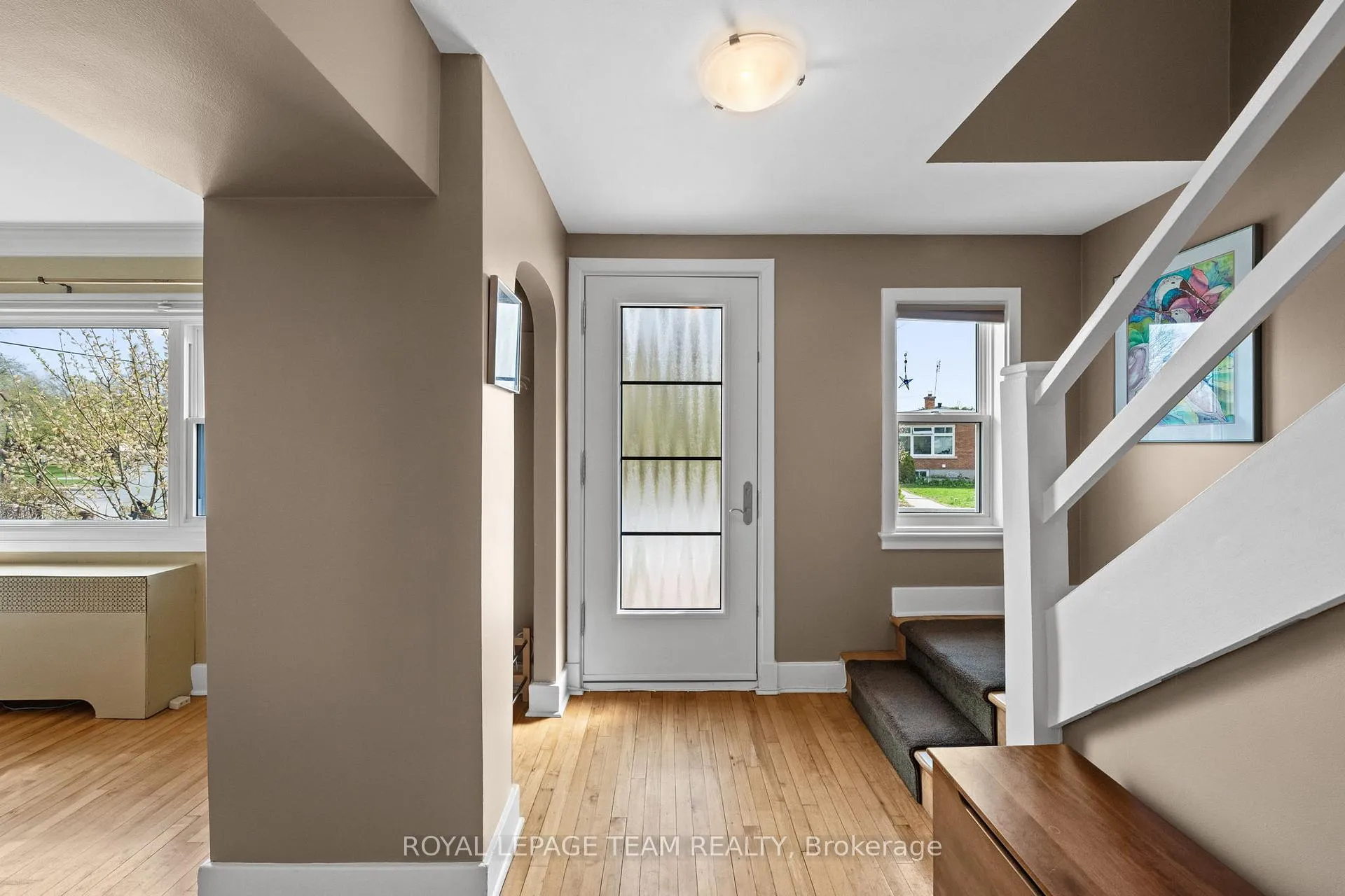 Photo 4 of 108 Onslow Crescent, Ottawa, Ottawa East — HOMEH