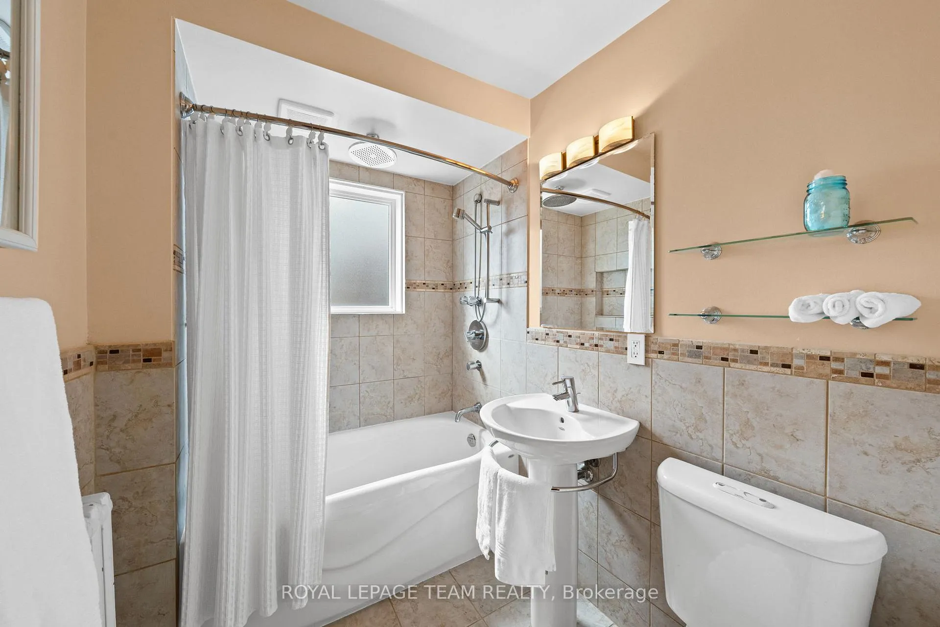 Photo 21 of 108 Onslow Crescent, Ottawa, Ottawa East — HOMEH