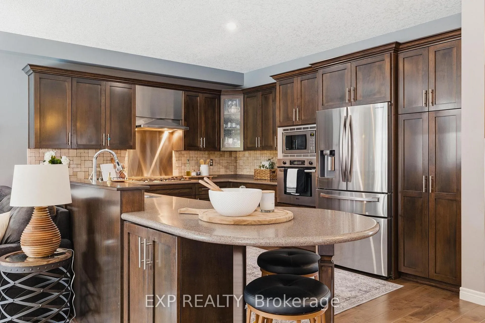 Photo 2 of 631 Woodlawn Place, Waterloo — HOMEH