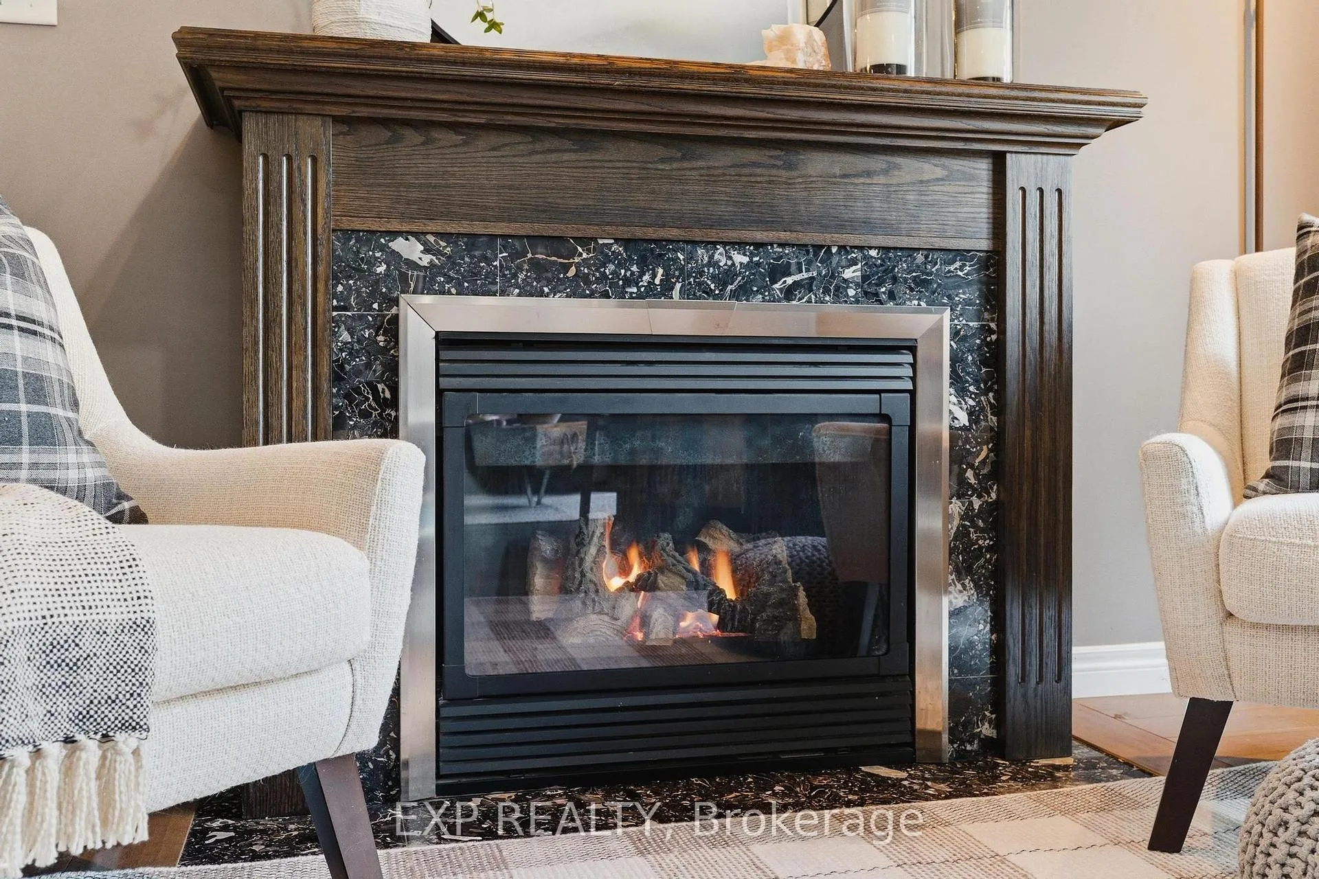Photo 3 of 631 Woodlawn Place, Waterloo — HOMEH