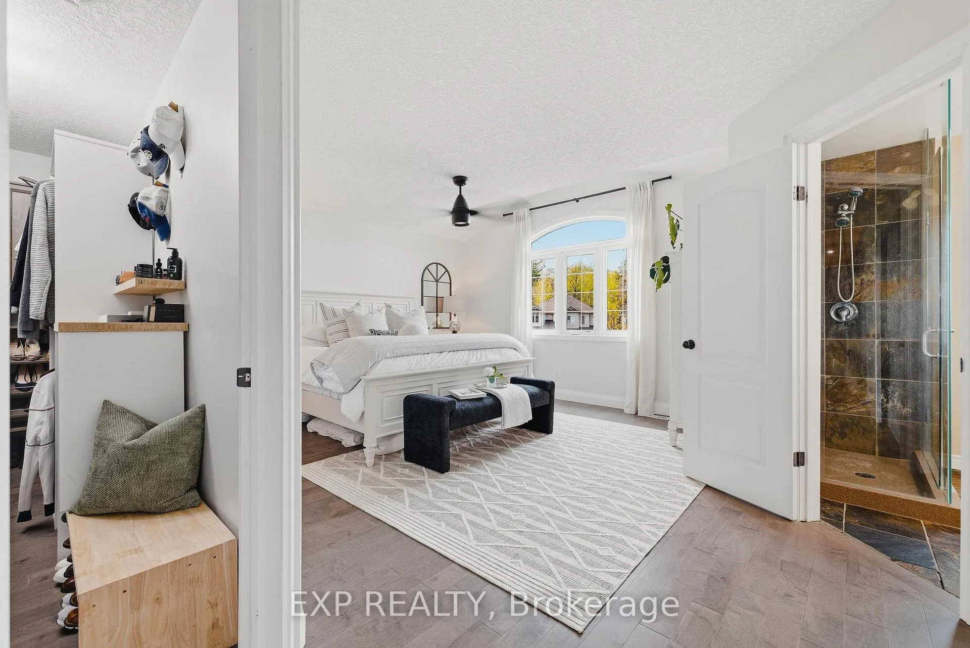 Photo 8 of 631 Woodlawn Place, Waterloo — HOMEH