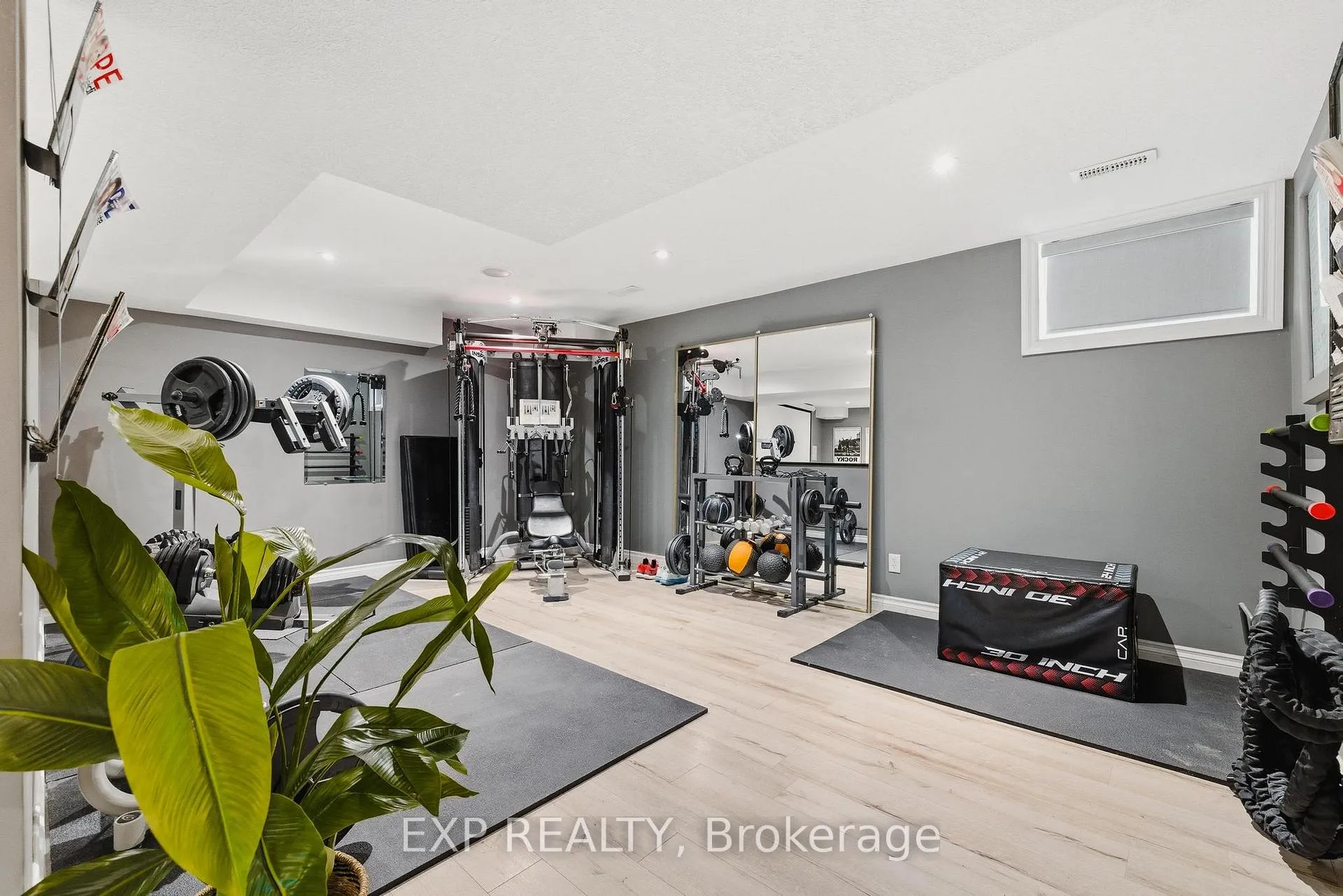 Photo 16 of 631 Woodlawn Place, Waterloo — HOMEH