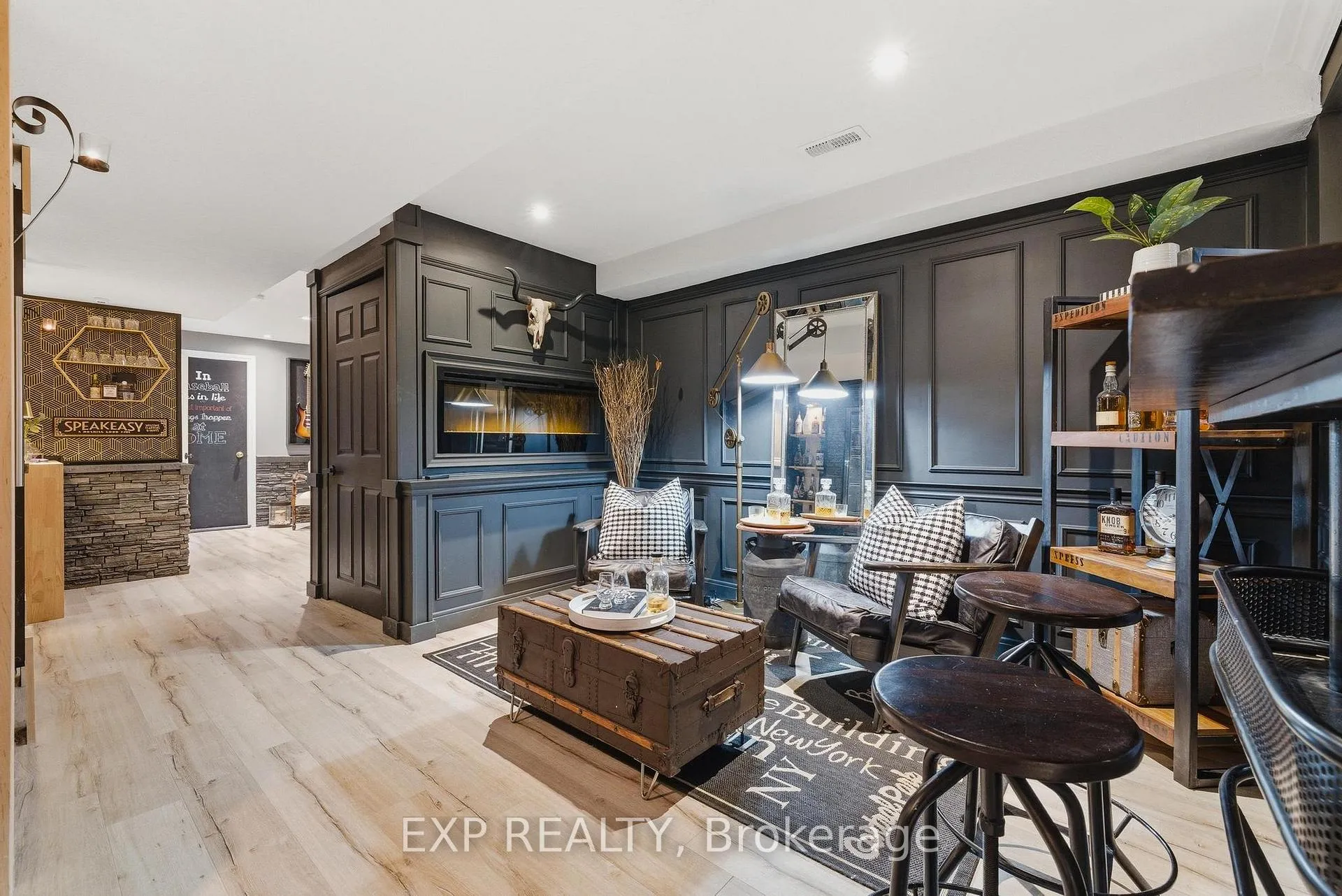 Photo 18 of 631 Woodlawn Place, Waterloo — HOMEH