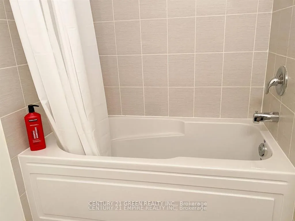 Photo 7 of 13 Steamboat Way, Whitby, Port Whitby — HOMEH