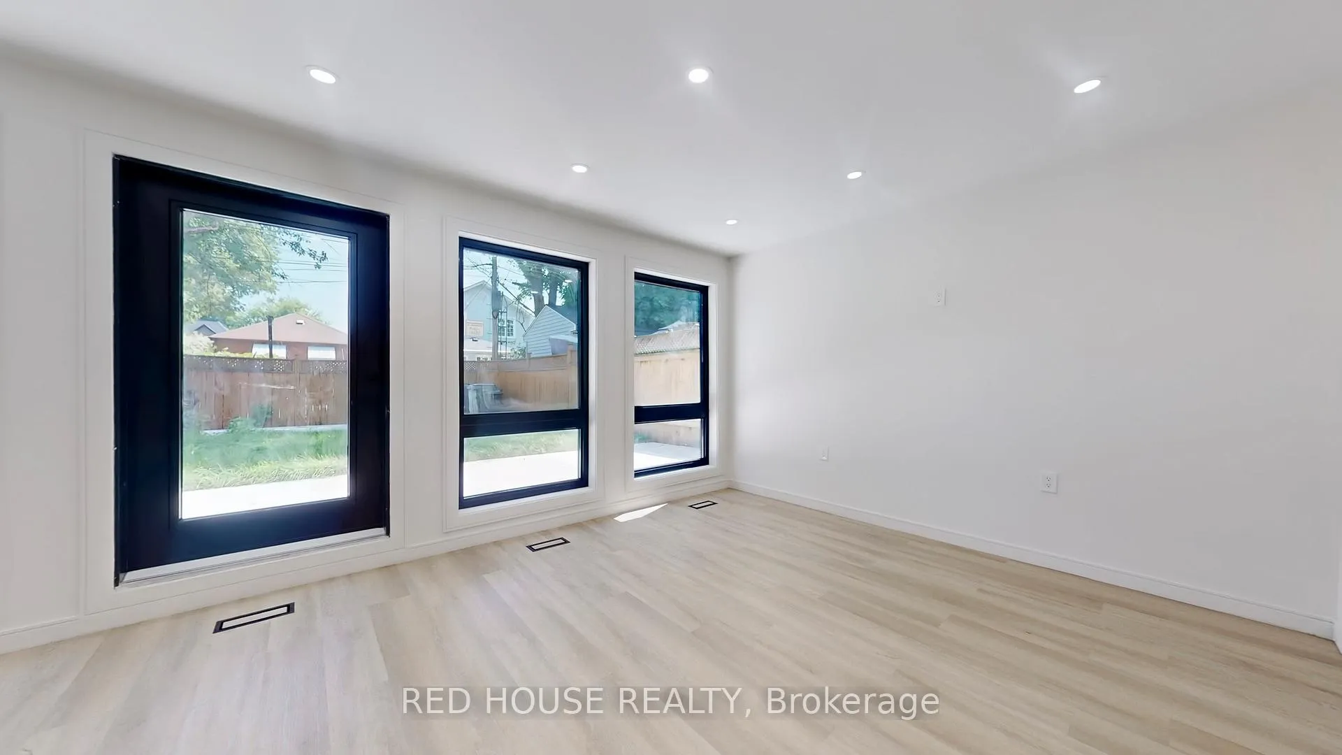 Photo 11 of Unit 1, 63 Derwyn Road, Toronto, East York — HOMEH
